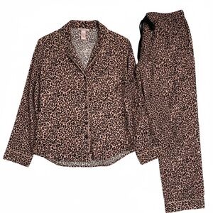 Victoria's Secret Animal Print / cheetah/leopard pajama set /  Loungewear small